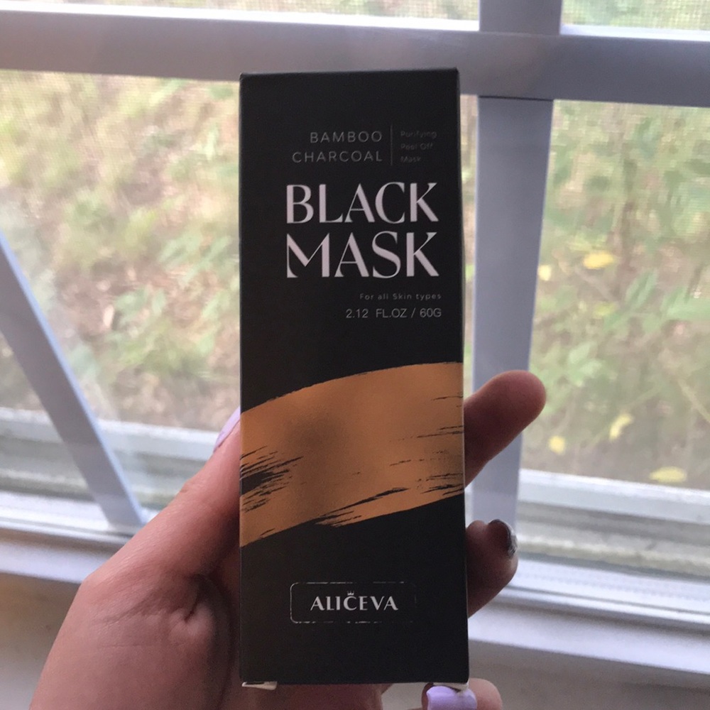 brand new face mask with brush